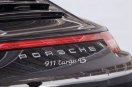 A pastrat dulcele stil al anilor 60. Noul model lansat de Porsche la salonul auto de la Detroit