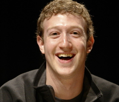 Mark Zuckerberg vorbeste in premiera despre introducerea butonului de "dislike" pe Facebook. Ce modificari vor aparea