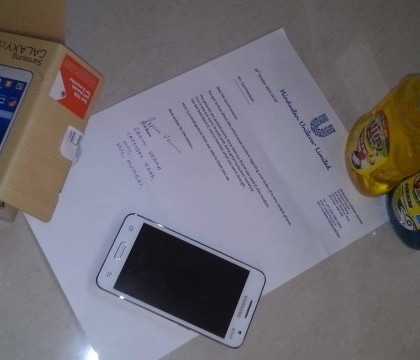 A cumparat online un Samsung Galaxy Core 2, insa a primit in pachet un sapun. Surpriza avuta dupa ce s-a plans pe Facebook A cumparat online un Samsung Galaxy Core 2, insa a primit in pachet un sapun. Surpriza avuta dupa ce s-a plans pe Facebook