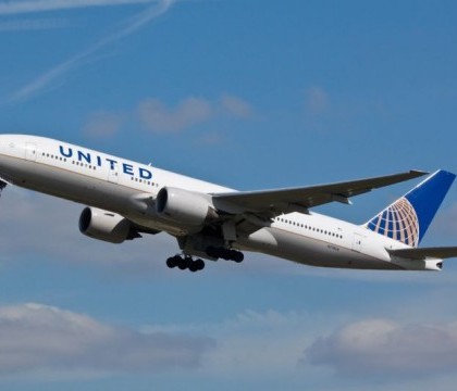 Intreg echipajul unui zbor United Airlines, dat afara. A refuzat imbarcarea cand a vazut acest mesaj scris pe avion Intreg echipajul unui zbor United Airlines, dat afara. A refuzat imbarcarea cand a vazut acest mesaj scris pe avion