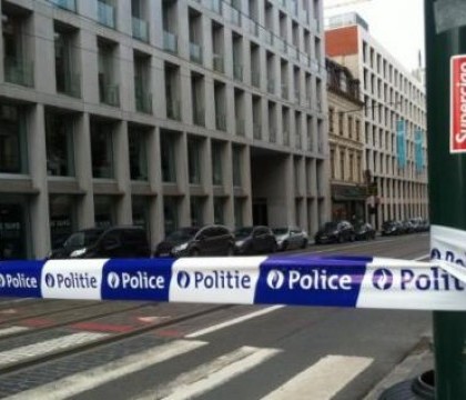 Sediul unui ziar din Belgia a fost evacuat, in timpul marsului din Paris. O persoana a amenintat cu atentat cu bomba Sediul unui ziar din Belgia a fost evacuat, in timpul marsului din Paris. O persoana a amenintat cu atentat cu bomba