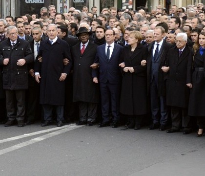 Culisele unei fotografii care a intrat in istorie. De ce a lipsit Barack Obama de la marsul de la Paris