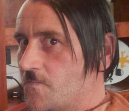 Explicatia pentru fotografia reala in care liderul miscarii Pegida seamana cu Hitler, publicata in presa germana