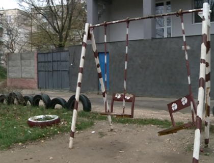 Si-a violat vecina in varsta de 14 ani. Ce pedeapsa a primit un tanar din Cimislia Si-a violat vecina in varsta de 14 ani. Ce pedeapsa a primit un tanar din Cimislia