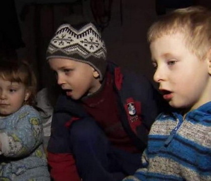 Viata in interiorul buncarelor din Donetk: Subteranul a devenit casa pentru sute de parinti si copii. Cine cred ca ii ataca Viata in interiorul buncarelor din Donetk: Subteranul a devenit casa pentru sute de parinti si copii. Cine cred ca ii ataca