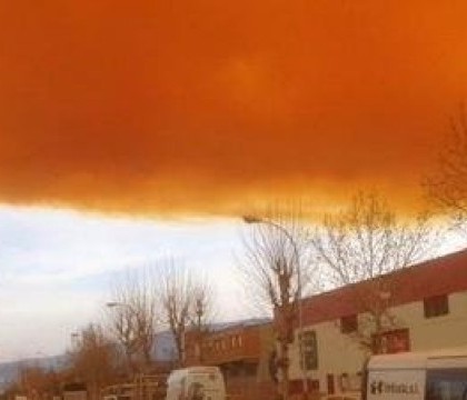 Explozie la o centrala chimica din Spania. Un nor toxic a acoperit orasul catalan Igualada. FOTO si VIDEO Explozie la o centrala chimica din Spania. Un nor toxic a acoperit orasul catalan Igualada. FOTO si VIDEO