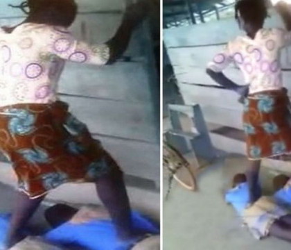 VIDEO. Caz revoltator la o scoala din Ghana. O profesoara ii calca in picioare pe elevii care nu isi fac temele