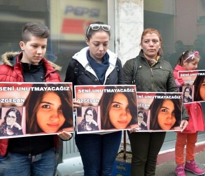 Val de proteste in Turcia dupa ce o studenta a fost ucisa si arsa pentru ca a rezistat unei tentative de viol Val de proteste in Turcia dupa ce o studenta a fost ucisa si arsa pentru ca a rezistat unei tentative de viol