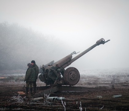 Criza in Ucraina. Motivul pentru care armata nu-si retrage armamentul greu din Donbas