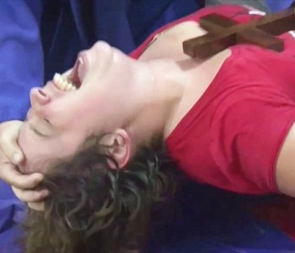 Scena de groaza in Argentina. O tanara a fost exorcizata intr-o biserica din Buenos Aires Scena de groaza in Argentina. O tanara a fost exorcizata intr-o biserica din Buenos Aires