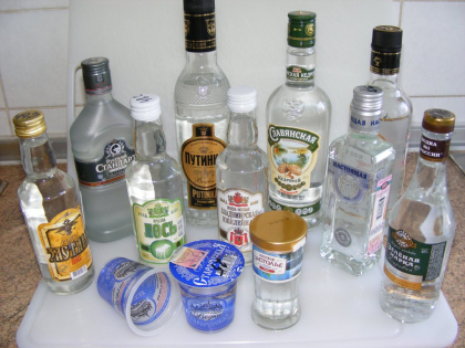 14 oameni dintr-un sat din Rusia au murit dupa ce au consumat alcool contrafacut