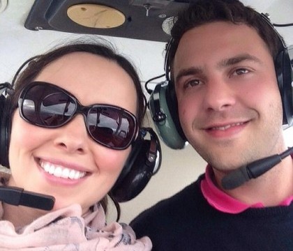 Doi tineri proaspat casatoriti au murit intr-un teribil accident aviatic. Cei doi mergeau acasa, sa faca Pastele in familie Doi tineri proaspat casatoriti au murit intr-un teribil accident aviatic. Cei doi mergeau acasa, sa faca Pastele in familie