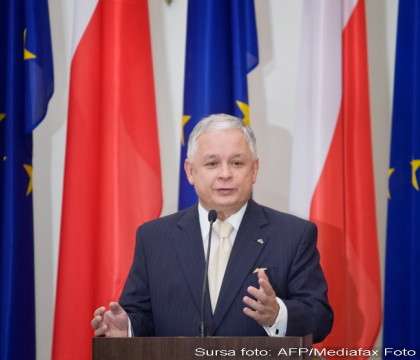 Pilotii avionului presedintelui polonez prabusit la Smolensk, indrumati sa aterizeze in pofida cetii Pilotii avionului presedintelui polonez prabusit la Smolensk, indrumati sa aterizeze in pofida cetii