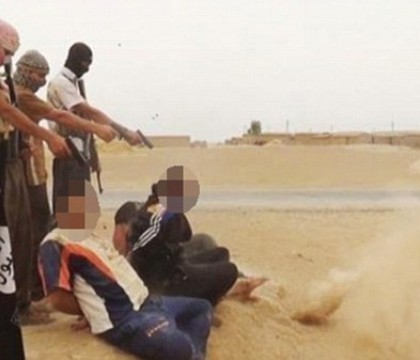 Statul Islamic a executat 10 medici. Victimele au fost impuscate in cap pentru ca au refuzat sa-i trateze pe teroristi Statul Islamic a executat 10 medici. Victimele au fost impuscate in cap pentru ca au refuzat sa-i trateze pe teroristi