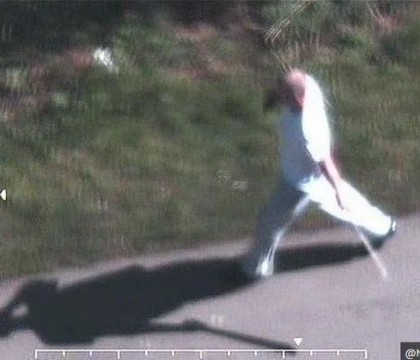 Un barbat din Marea Britanie a fost arestat, dupa ce a speriat zeci de oameni. Cu ce se plimba pe strada, in plina zi Un barbat din Marea Britanie a fost arestat, dupa ce a speriat zeci de oameni. Cu ce se plimba pe strada, in plina zi