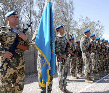 Concursul de frumusete prin care barbatii din Kazahstan sunt tentati sa se inroleze in armata