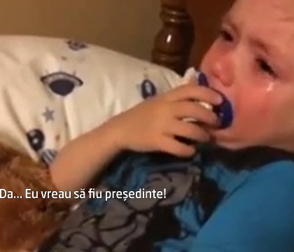 Reactia amuzanta a unui baietel de 3 ani cand afla ca Hillary Clinton candideaza la presedintie: VIDEO Reactia amuzanta a unui baietel de 3 ani cand afla ca Hillary Clinton candideaza la presedintie: VIDEO