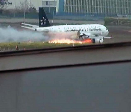 Un avion al companiei Turkish Airlines a aterizat de urgenta la Istanbul. Motorul aeronavei a luat foc din cauze necunoscute - VIDEO Un avion al companiei Turkish Airlines a aterizat de urgenta la Istanbul. Motorul aeronavei a luat foc din cauze necunoscute - VIDEO