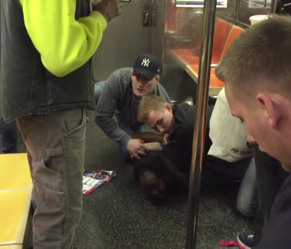 Exemplul oferit de patru politisti suedezi, aflati in vacanta la New York. Gestul lor este laudat in presa internationala - VIDEO