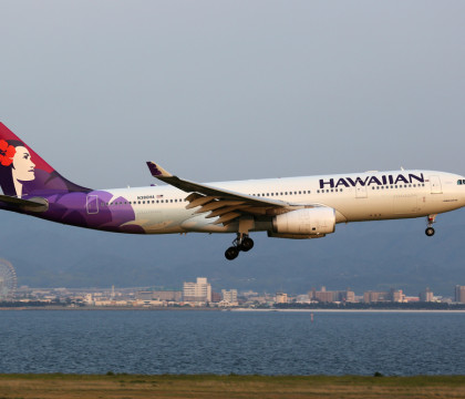 Panica la bordul unui avion Hawaiian Airlines: "Cabina s-a umplut cu fum, iar pilotul era inspaimantat"