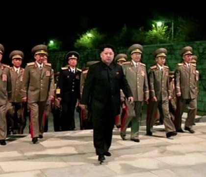 Cine este mentorul lui Kim Jong-un. Sora mai mare a liderului conduce o retea de spioni si il invata cum sa fie mai puternic Cine este mentorul lui Kim Jong-un. Sora mai mare a liderului conduce o retea de spioni si il invata cum sa fie mai puternic