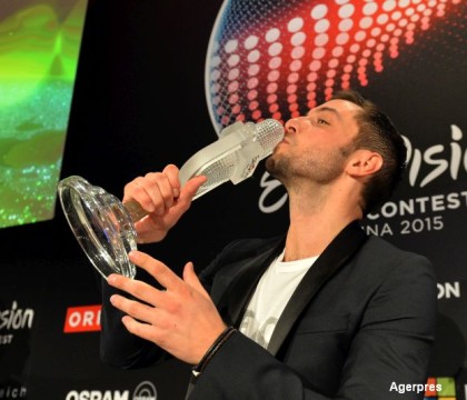 EUROVISION 2015. Acuzatii de plagiat la adresa castigatorului: De ce ascult melodia "Lovers on the Sun". VIDEO EUROVISION 2015. Acuzatii de plagiat la adresa castigatorului: De ce ascult melodia "Lovers on the Sun". VIDEO