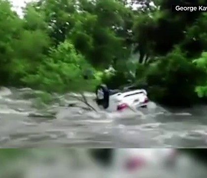 Cele mai grave inundatii din ultimii 25 de ani, la granita dintre SUA si Mexic. Zece persoane au murit din cauza tornadelor Cele mai grave inundatii din ultimii 25 de ani, la granita dintre SUA si Mexic. Zece persoane au murit din cauza tornadelor