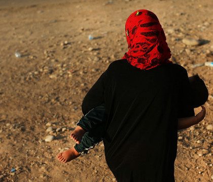 Statul Islamic a ars de vie o femeie pentru ca a refuzat sa ia parte la un "act sexual extrem". Cum se vand sclavele sexuale Statul Islamic a ars de vie o femeie pentru ca a refuzat sa ia parte la un "act sexual extrem". Cum se vand sclavele sexuale