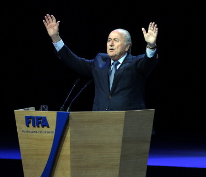 CORUPTIE LA FIFA. Reactia lui Sepp Blatter dupa ce a fost presat sa-si dea demisia: NU pot urmari tot timpul pe fiecare CORUPTIE LA FIFA. Reactia lui Sepp Blatter dupa ce a fost presat sa-si dea demisia: NU pot urmari tot timpul pe fiecare