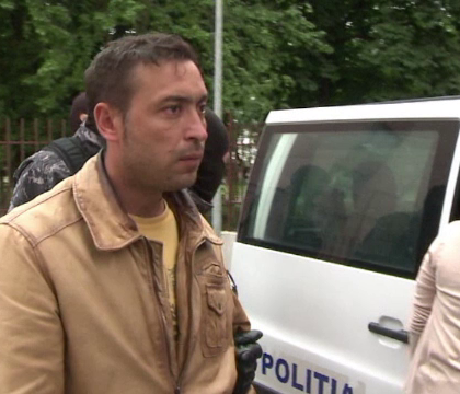 Racolau fete de pe strada si le transformau in sclave. Detaliile socante ale cazului de proxenetism de la o stana din Sibiu