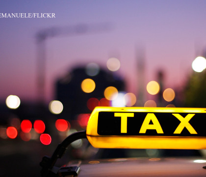 Cum isi jefuia un sofer de taxi din Moscova pasagerii. "Luati, este ziua nepoatei mele"