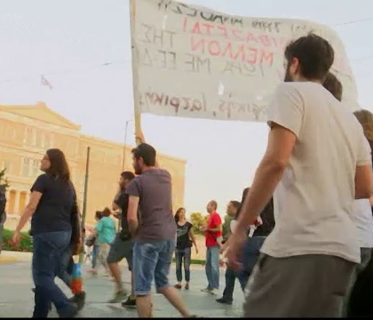 Reprezentantii FMI s-au retras din negocierile cu Grecia. Elenii protesteaza in strada impotriva masurilor de austeritate