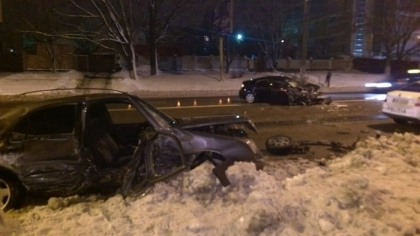 Soferul Mercedes-ului, in varsta de 21 de ani, care ar fi provocat teribilul accident de pe strada Alba Iulia era beat. Asta spun oamenii legii care l-au retinut pentru 72 de ore Soferul Mercedes-ului, in varsta de 21 de ani, care ar fi provocat teribilul accident de pe strada Alba Iulia era beat. Asta spun oamenii legii care l-au retinut pentru 72 de ore