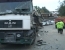 Un camion a creat haos pe strada Uzinelor. Ce patesti cand te aventurezi intr-o depasire gresita Un camion a creat haos pe strada Uzinelor. Ce patesti cand te aventurezi intr-o depasire gresita