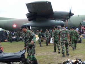 Primele teorii dupa ce o victima a zborului AirAsia a fost descoperita purtand o veste de salvare. Mister in jurul vitezei Primele teorii dupa ce o victima a zborului AirAsia a fost descoperita purtand o veste de salvare. Mister in jurul vitezei