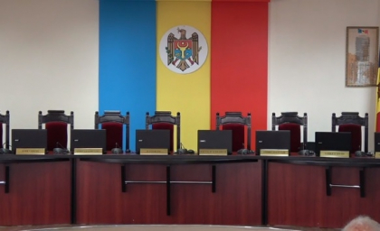 Referendumul pentru demiterea primarului Dorin Chirtoaca va avea loc pe 19 noiembrie. CEC a aprobat decizia CMC Referendumul pentru demiterea primarului Dorin Chirtoaca va avea loc pe 19 noiembrie. CEC a aprobat decizia CMC