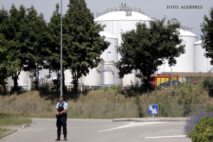 Atac terorist in Franta: ISIS a incercat sa arunce in aer o uzina chimica. Hollande si Merkel au aflat de atentat de la TV