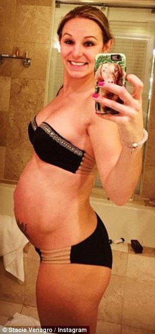 Insarcinata in luna a VI-a, o viitoare mama surprinde internetul cu muschii de pe abdomen. Ce spun medicii. FOTO Insarcinata in luna a VI-a, o viitoare mama surprinde internetul cu muschii de pe abdomen. Ce spun medicii. FOTO