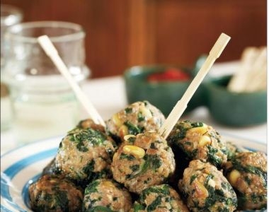 Reteta Aida Parascan: Chiftelute crocante din filet de miel cu spanac si sos gorgonzola Reteta Aida Parascan: Chiftelute crocante din filet de miel cu spanac si sos gorgonzola