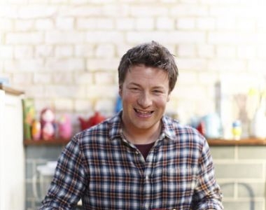 Jamie Oliver a implinit astazi 38 de ani. 10 lucruri pe care nu le stiai despre simpaticul bucatar Jamie Oliver a implinit astazi 38 de ani. 10 lucruri pe care nu le stiai despre simpaticul bucatar