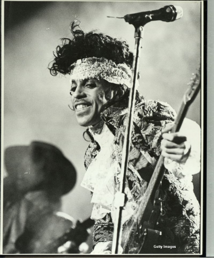 Cariera legendei Prince, in imagini. 100 de milioane de albume vandute, sapte premii Grammy si un Oscar - GALERIE FOTO Cariera legendei Prince, in imagini. 100 de milioane de albume vandute, sapte premii Grammy si un Oscar - GALERIE FOTO