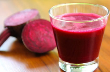 3 sucuri din fructe si legume care-ti revitalizeaza sanatatea