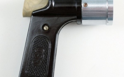 Au crezut ca se uita la un pistol. Nu au crezut ca obiectul poate fi folosit la asa ceva. FOTO Au crezut ca se uita la un pistol. Nu au crezut ca obiectul poate fi folosit la asa ceva. FOTO