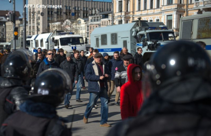 Proteste anticoruptie de amploare la Moscova. Inamicul numarul 1 al lui Putin, Aleksei Navalnii, a fost retinut. GALERIE FOTO Proteste anticoruptie de amploare la Moscova. Inamicul numarul 1 al lui Putin, Aleksei Navalnii, a fost retinut. GALERIE FOTO