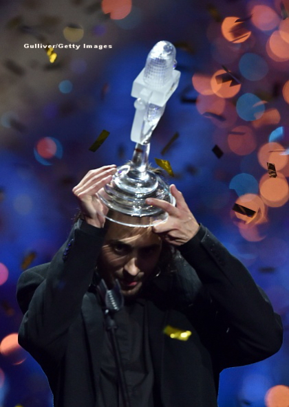 Trista poveste a lui Salvador Sobral, castigatorul EUROVISION 2017. Tanarul nu poate sta mai mult de 2 saptamani fara medici - VIDEO Trista poveste a lui Salvador Sobral, castigatorul EUROVISION 2017. Tanarul nu poate sta mai mult de 2 saptamani fara medici - VIDEO