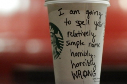 Topul celor mai haioase nume scrise gresit pe paharele de la Starbucks Topul celor mai haioase nume scrise gresit pe paharele de la Starbucks