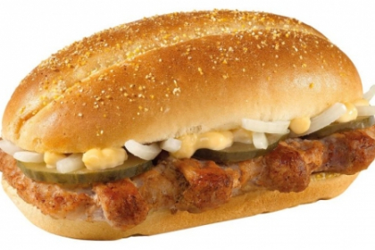 Cum arata un burger congelat de la un restaurant fast-food. Imaginile care au ajuns virale pe internet
