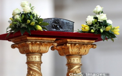 Premiera la Vatican: Biserica Catolica a prezentat, pentru prima data, ramasitele Sfantului Petru Premiera la Vatican: Biserica Catolica a prezentat, pentru prima data, ramasitele Sfantului Petru