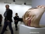Ron Mueck, sculptor care uimeste pe toata lumea cu creatiile sale extrem de realiste. Galerie foto Ron Mueck, sculptor care uimeste pe toata lumea cu creatiile sale extrem de realiste. Galerie foto