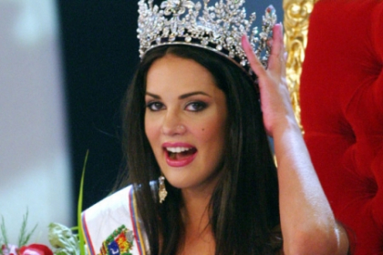 Miss Venezuela 2004 si sotul ei, impuscati mortal de o banda de hoti. Fiica celor doi, grav ranita